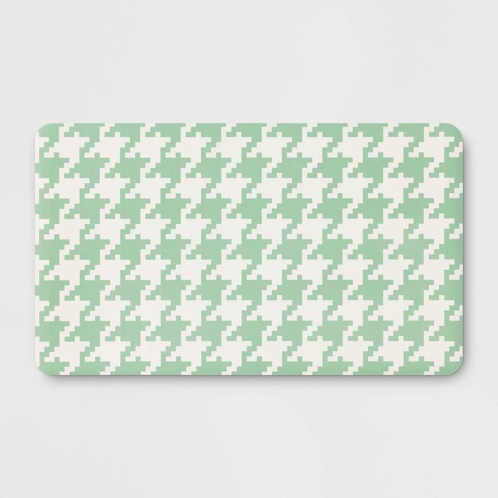 34" x 20" Houndstooth Rug - Room Essentials